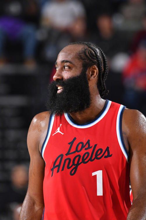 传记作者：亚马尔早期对莱万很不满，后来明白对方是想帮自己（传记作者：亚马尔起初不满莱万，后来才明白对方是在帮自己）