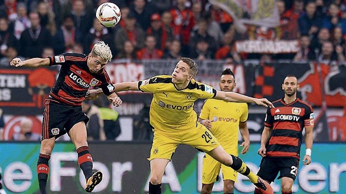 半场战报：斯图加特0-0霍芬海姆（半场战况：斯图加特与霍芬海姆0-0暂时僵持）