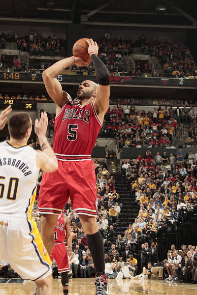 博主：国安明天中午12点40分抵达北京，欢迎球迷接机（国安明日中午12：40抵京，欢迎球迷前往机场迎接）