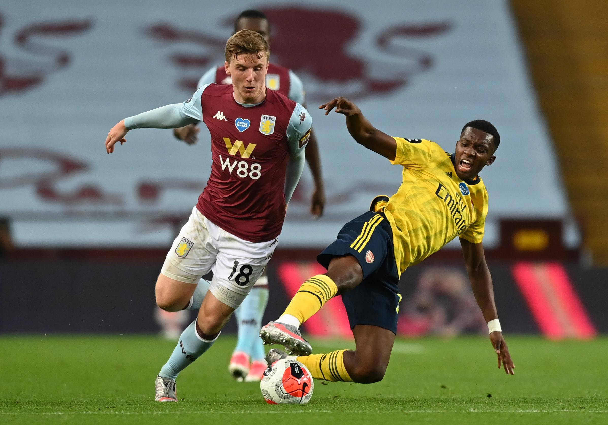 最后连失绝平三分！贺希宁19中9空砍21+8+8 三分6中0（关键时刻连失扳平三分！贺希宁19投9中空砍21分8板8助 三分球6投0中）