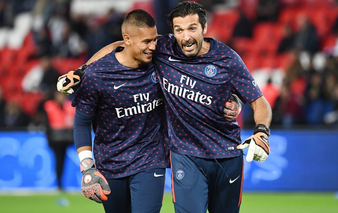 队报球迷票选2025年度11人：中前场巴萨占3席，锋线姆巴佩+登贝莱（队报球迷评选2025年度最佳11人：巴萨中前场占三席，锋线姆巴佩联手登贝莱）